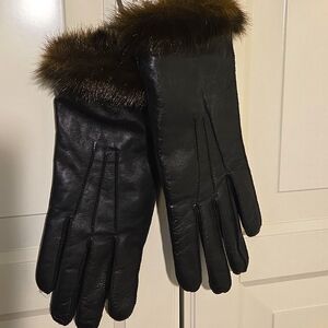 Women's Leather Gloves with Fur Trim